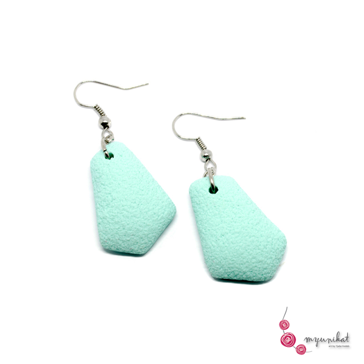 Rocno-izdelani-viseci-unikatni-uhani-Myunikat-fimo-mint
