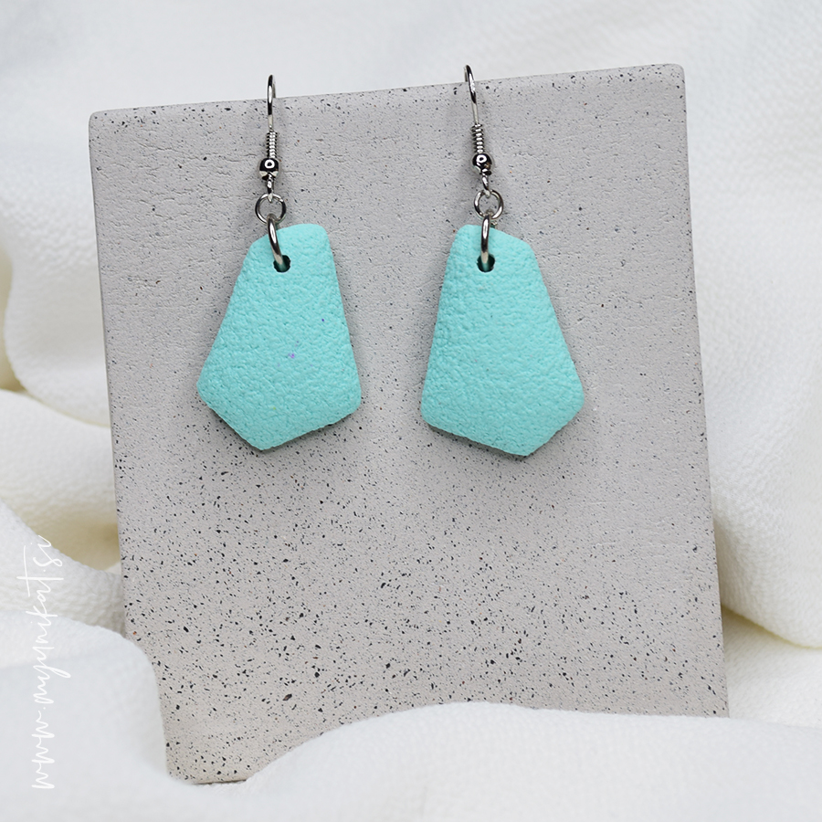 U191-rocno-delo-unikatni-uhani-nakit-myunikat-TjasaVodeb-fimomasa