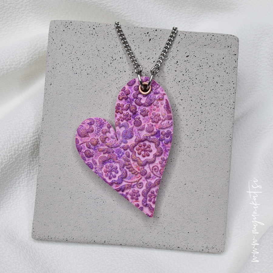 V950a-unikatna-verizica-srcek-abstrakt-unikatni-nakit-myunikat-fimo-pastelno-roza