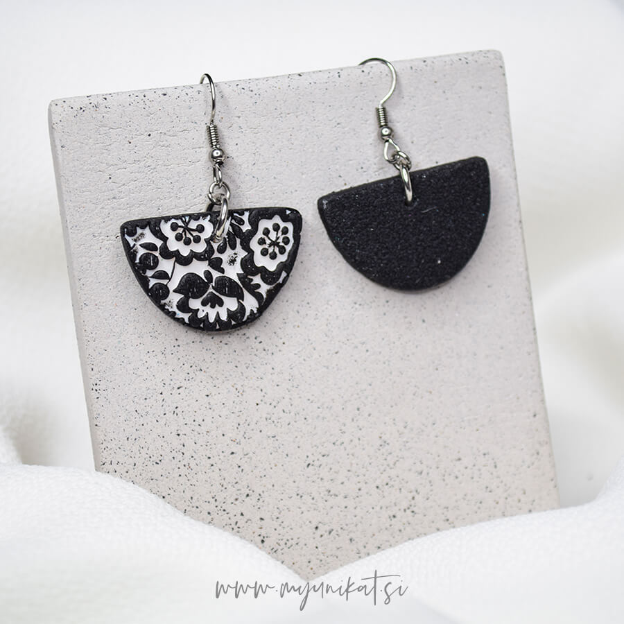 U471a-viseci-unikatni-uhani-nakit-myunikat-TjasaVodeb-crna_bela-