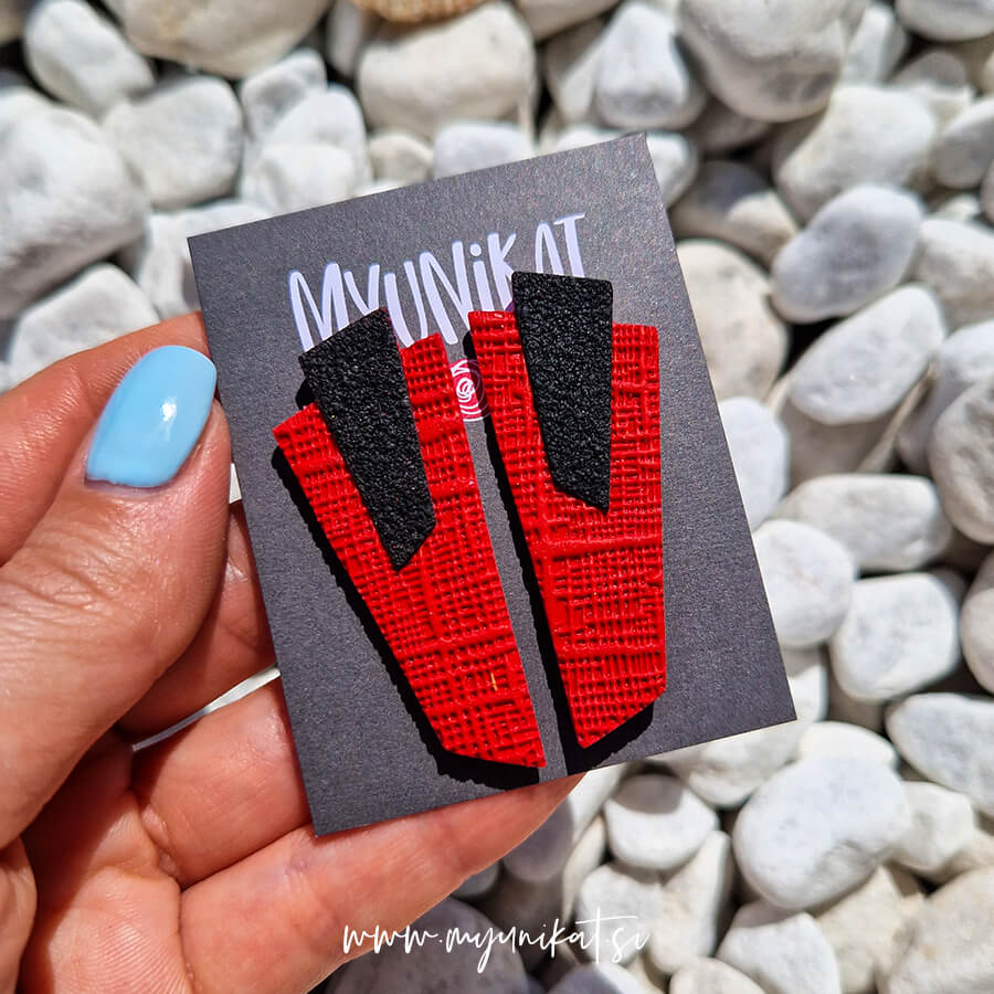 U537-unikatni-uhani-nakit-myunikat-TjasaVodeb-crna-rdeca-