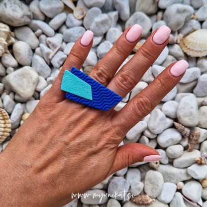P558_rocno-izdelan-unikatni-prstan-nakit-Myunikat_TjasaVodeb-fimomasa-modra