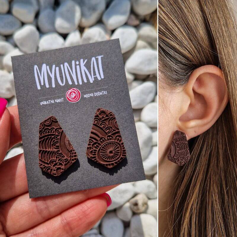 U581-unikatni-uhani-geometric-nakit-myunikat-TjasaVodeb-cokoladno-rjava