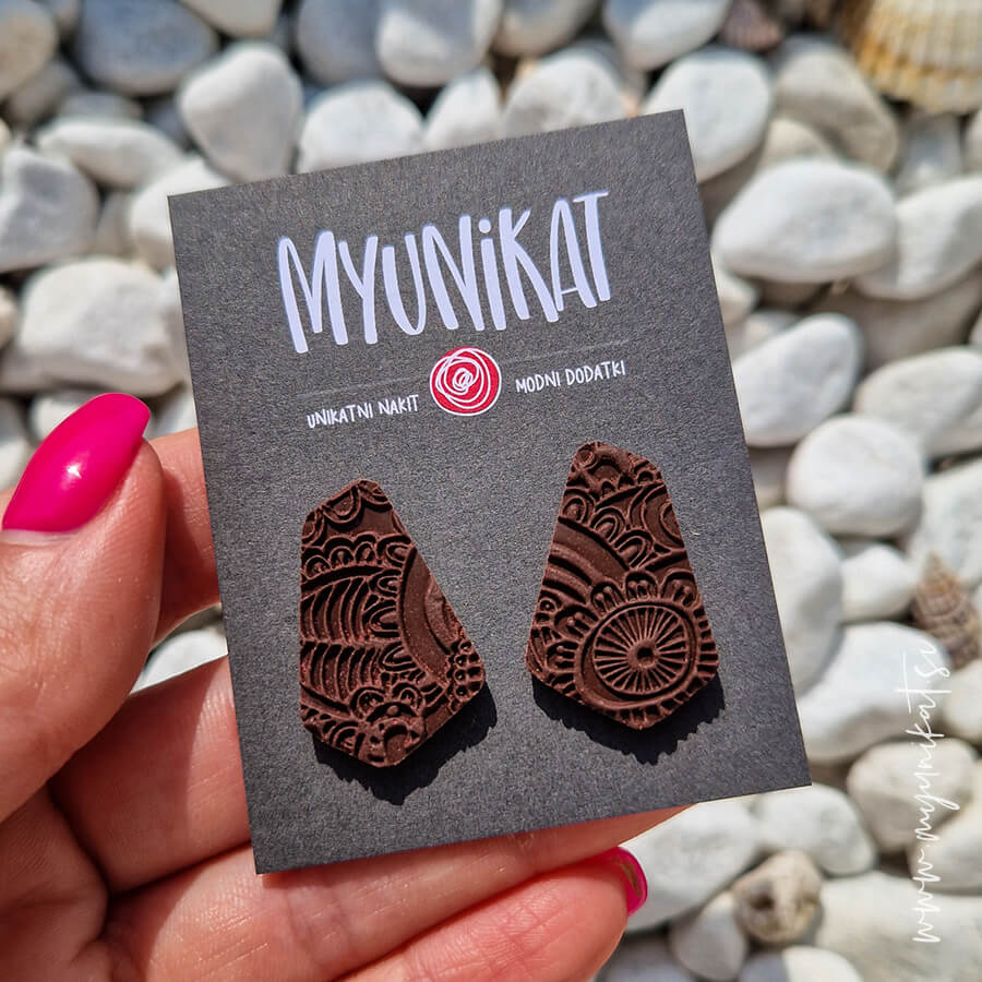 U581a-unikatni-uhani-geometric-nakit-myunikat-TjasaVodeb-cokoladno-rjava