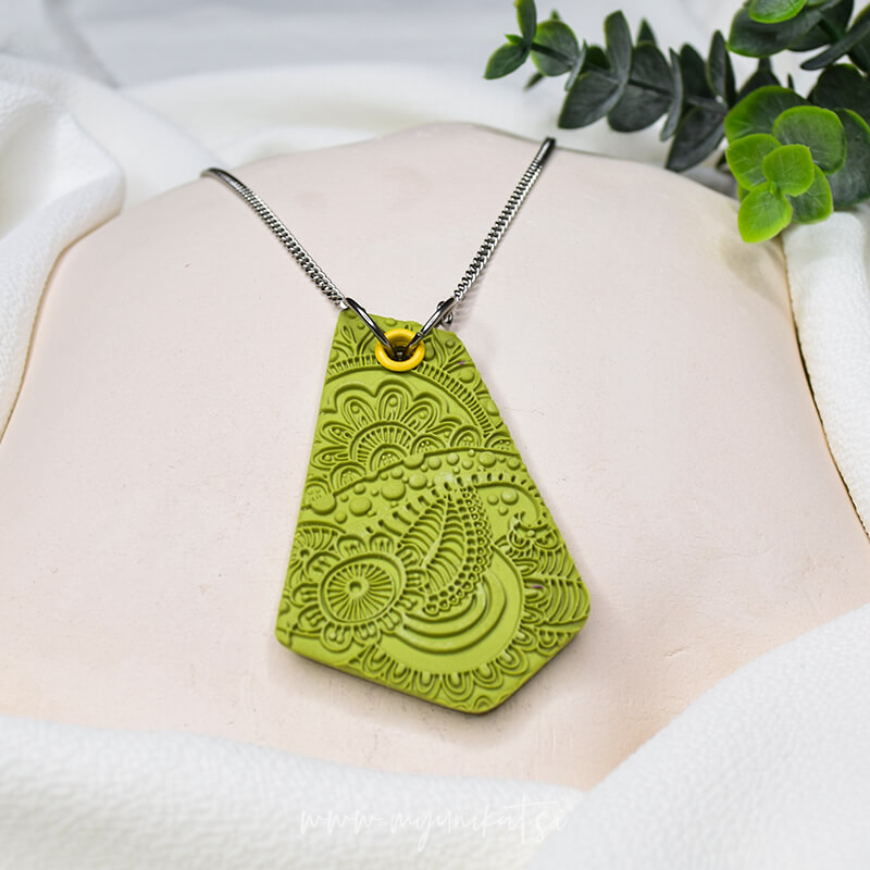 V1074-unikatna-verizica-GEOMETRIC-unikatni-nakit-myunikat-tjasavodeb-pistacija