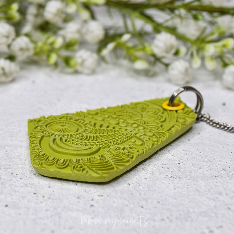 V1074a-unikatna-verizica-GEOMETRIC-unikatni-nakit-myunikat-tjasavodeb-pistacija