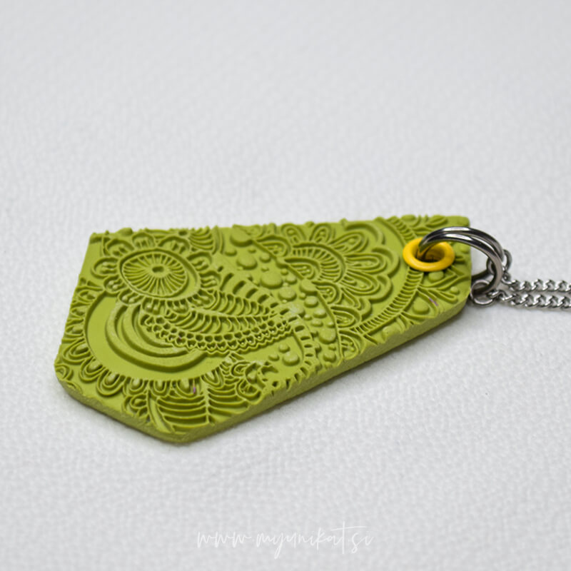 V1074c-unikatna-verizica-GEOMETRIC-unikatni-nakit-myunikat-tjasavodeb-pistacija