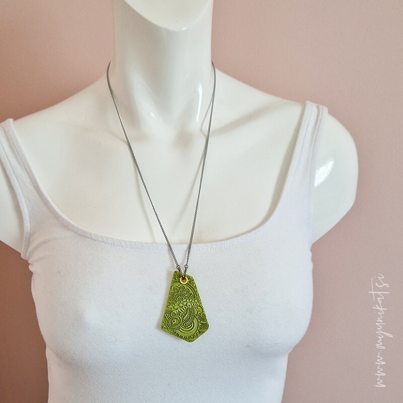 V1074e-unikatna-verizica-GEOMETRIC-unikatni-nakit-myunikat-tjasavodeb-pistacija