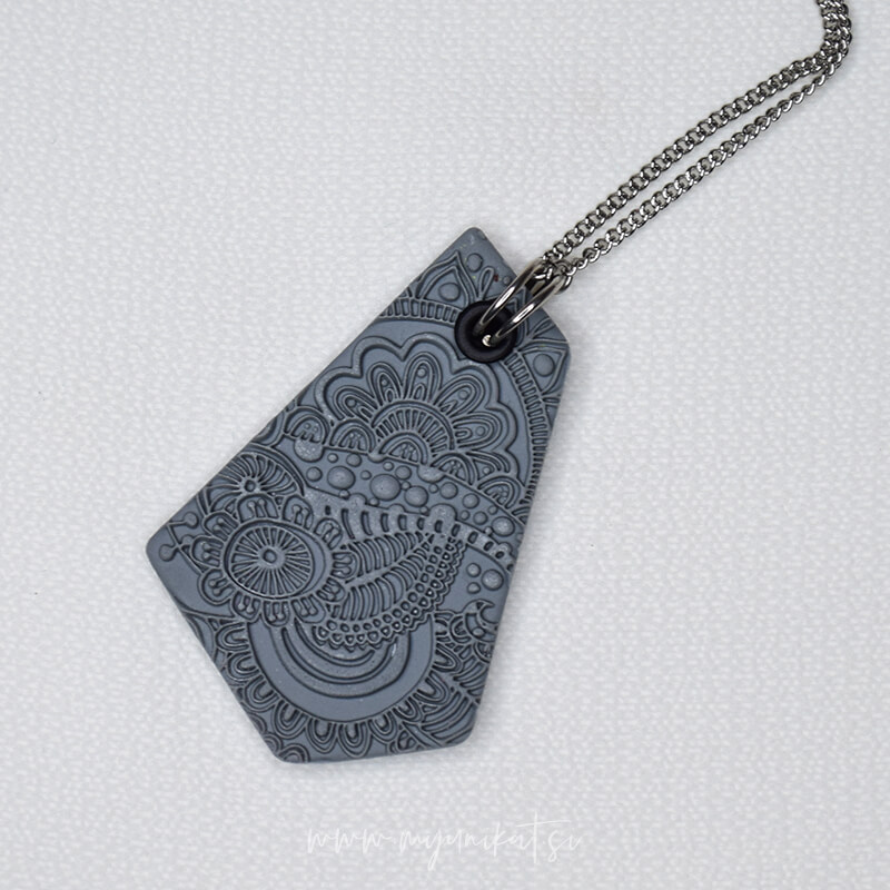 V1075b-unikatna-verizica-GEOMETRIC-unikatni-nakit-myunikat-tjasavodeb-nevihtno-siva