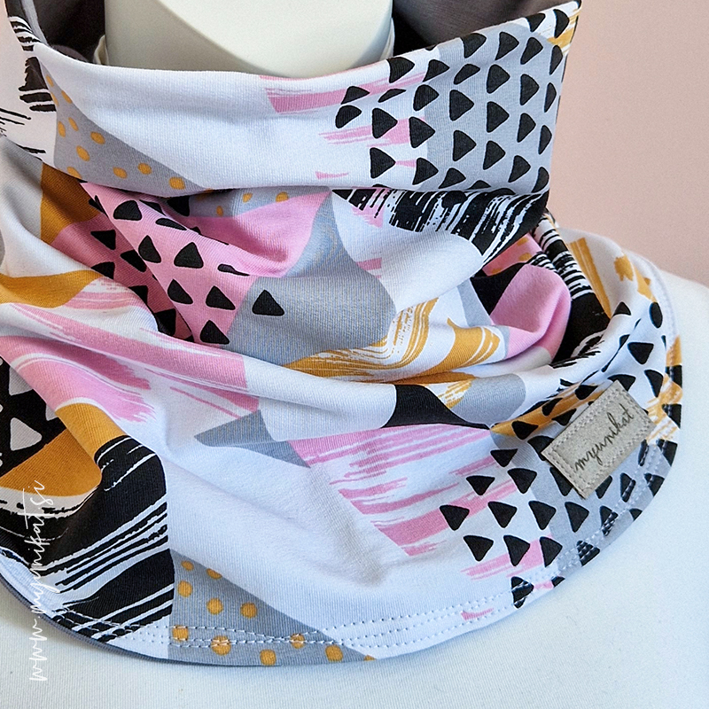 sal118c-unikaten-sal-tuba-modni-dodatki-rocno-delo-myunikat-TjasaVodeb-roza-siv-bel-