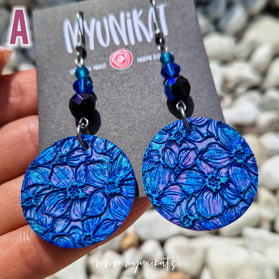 U682a-viseci-unikatni-uhani-nakit-myunikat-TjasaVodeb-modra-