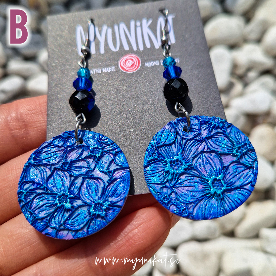 U682b-viseci-unikatni-uhani-nakit-myunikat-TjasaVodeb-modra-