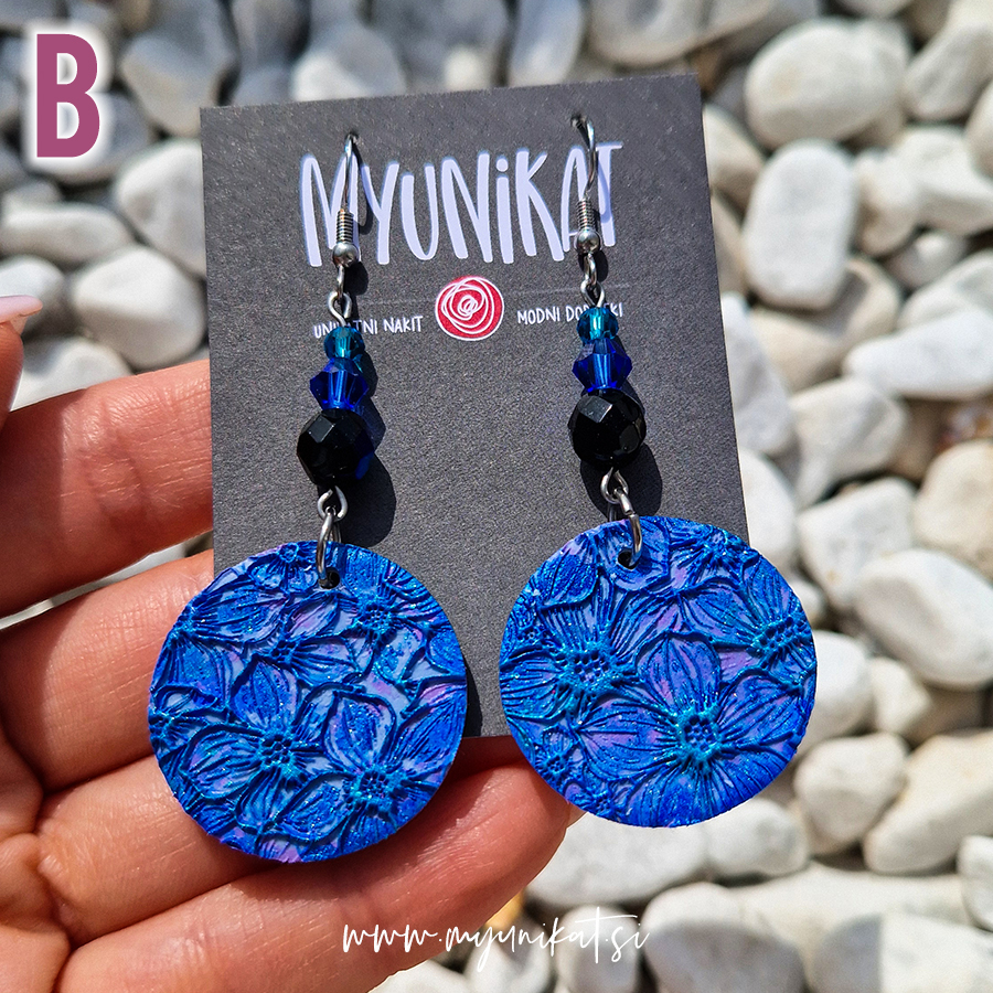 U682b-viseci-unikatni-uhani-nakit-myunikat-TjasaVodeb-modra