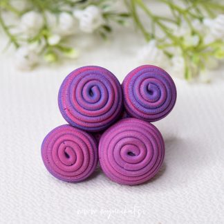 P622_rocno-izdelan-unikatni-prstan-nakit-Myunikat_TjasaVodeb-fimomasa-viola